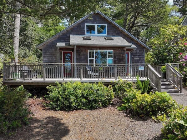 Unclassified image, 1 of 33, button