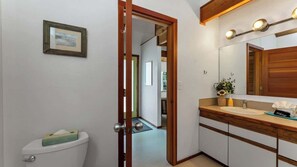 Unclassified image, 4 of 33, button