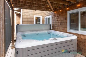Outdoor spa tub - Ocean Views, 150 feet to the beach! Dog Friendly, Hot Tub! (Manzanita)