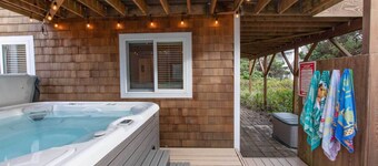Ocean Views, 150 feet to the beach! Dog Friendly, Hot Tub!