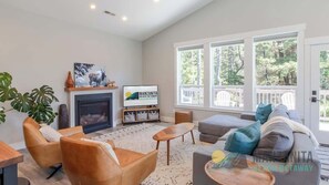 Smart-TV, peis og kontorer