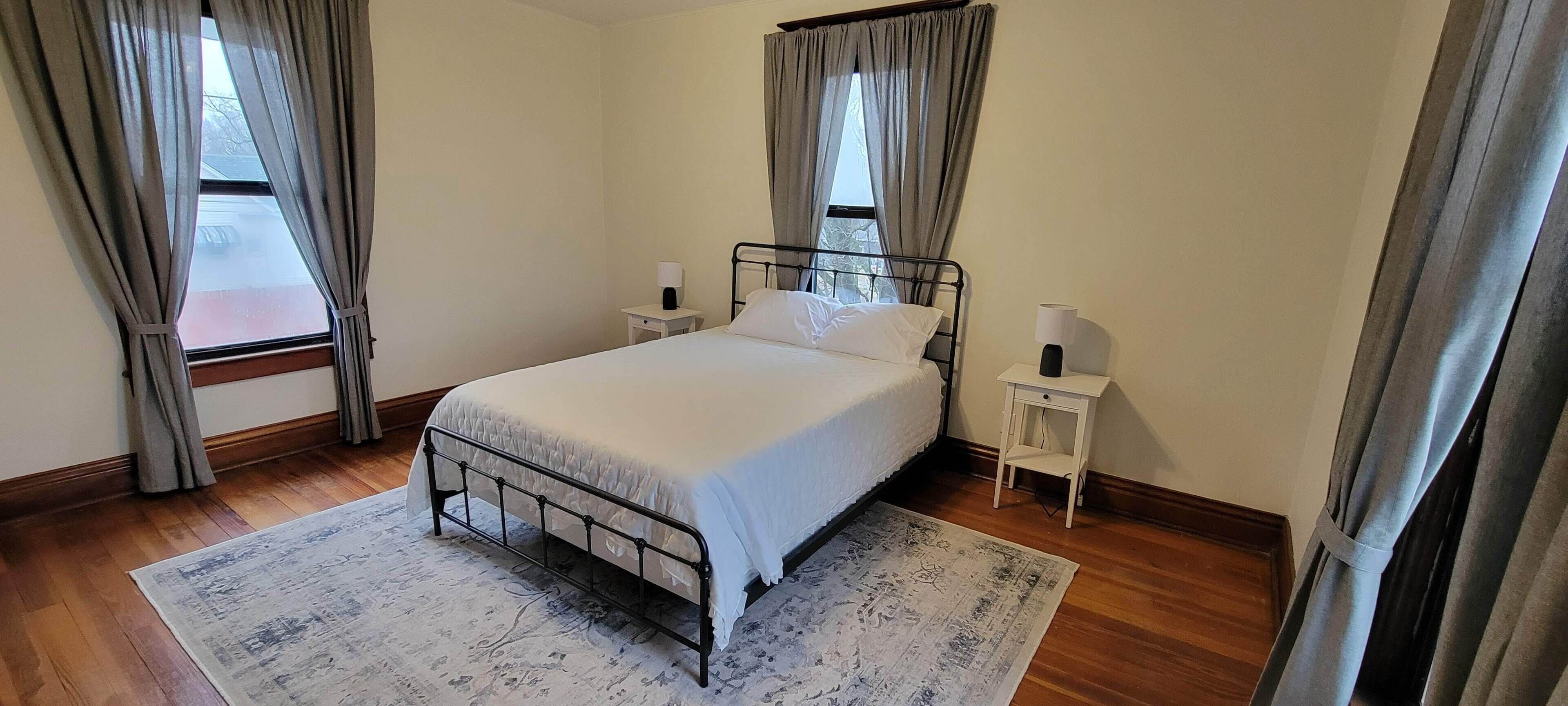 5 bedrooms, desk, iron/ironing board, free WiFi