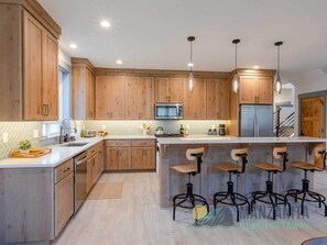 Fridge, microwave, oven, stovetop - Great Location! A few blocks to town and beach, dog friendly, new construction and air conditioning! (Manzanita)