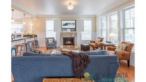 Unclassified image, 2 of 29, button - Dragonfly (Manzanita)