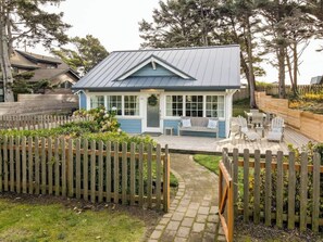 Unclassified image, 2 of 32, button - Blueberry Cottage (Manzanita)