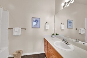 淋浴設備、風筒、提供毛巾