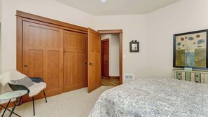 3 chambres, fer et planche à repasser, Wi-Fi gratuit, draps fournis