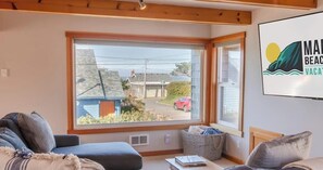 Smart-TV, Kamin, Bücher