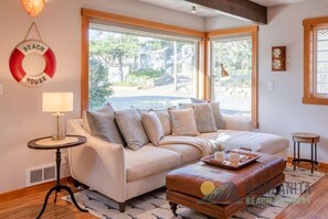 Unclassified image, 4 of 55, button