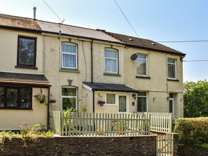 Exterior - Relaxing country retreat or base to explore the area. (Cynheidre)