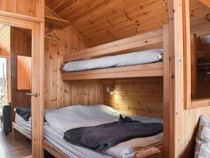 2 bedrooms, bed sheets