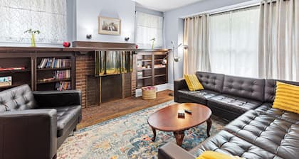 Enjoy quiet luxury near downtown and MoTown Museum