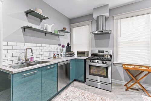 Enjoy quiet luxury near downtown