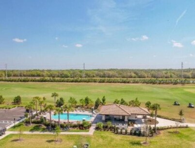 Resort Style Condo inside Lakewood National Golf Club