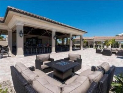 Resort Style Condo inside Lakewood National Golf Club