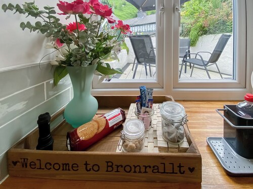 2 bedroom accommodation in Penmaenmawr, near Conwy