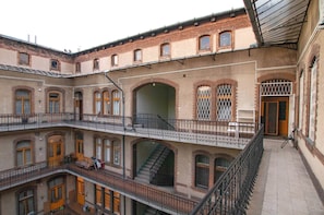 Exterior - Exclusive Three-Bedroom Apartment (Budapest)