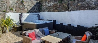 Puffin House - UK46843