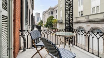 Adjacent Two Bed Two Bath Apartment, Balcony | Terrace/patio