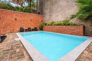 Outdoor pool - Roami at St. Helene (New Orleans)
