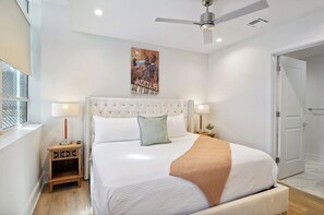 6 bedrooms, travel crib, free WiFi, bed sheets