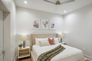 4 bedrooms, free WiFi, bed sheets - The Eleanor PH 2 - 4BD/3B - All Kings, Patio (New Orleans)