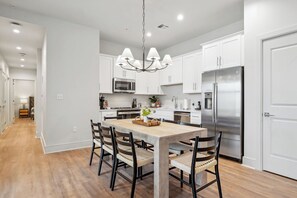 Dining - The Eleanor PH 2 - 4BD/3B - All Kings, Patio (New Orleans)