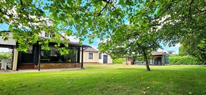 Exterior - Maison Spacieuse Proche Circuit des 24 Heures du Mans (Arnage)