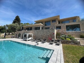 Alberca al aire libre 