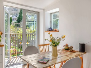 Dining - 1 bedroom accommodation in Totnes (Totnes)