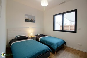 2 chambres, fer et planche à repasser, accès Internet, draps fournis