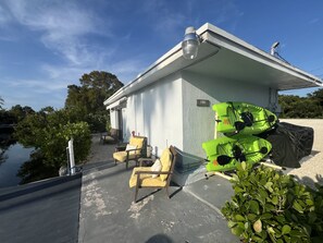 Property grounds - Private studio with dock. Perfect getaway for fishing and grilling. (Marathon)