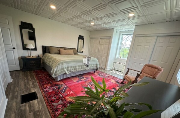 5 habitaciones, tabla de planchar con plancha y wifi gratis