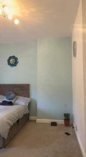 2 camere, ferro/asse da stiro, Wi-Fi gratuito, lenzuola