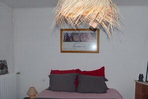 3 Schlafzimmer, Schreibtisch, Bügeleisen/Bügelbrett, kostenloses WLAN