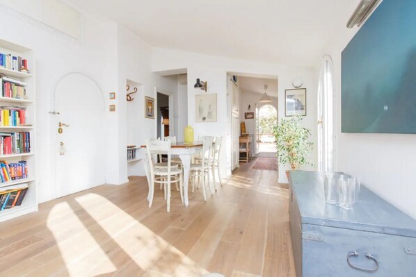 Interior - Attic for 2 with wonderful private terrace in Trastevere (Roma)