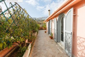 Property grounds -  Attic for 2 with wonderful private terrace in Trastevere  (Roma)