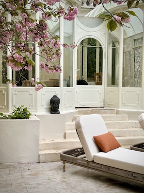 Terrace/patio - Villa Mandé - Paris Avec Piscine, SPA et Fitness (Paris)