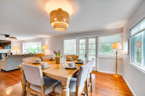 Updated Home: Central Oak Ridge Location