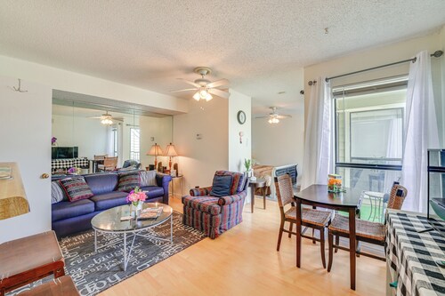 3 Mi to Dtwn Fort Worth! Condo w/ Hot Tub & Pool