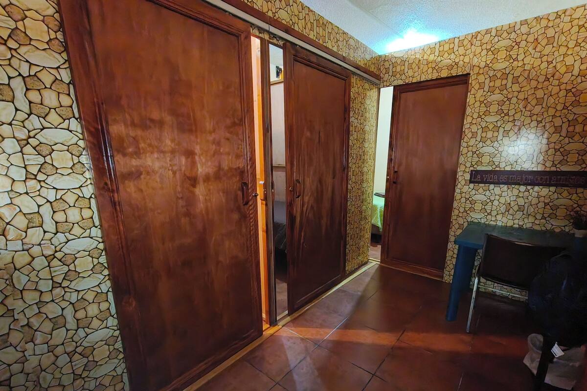1 habitación, ropa de cama hipoalergénica, cubrecamas y wifi gratis