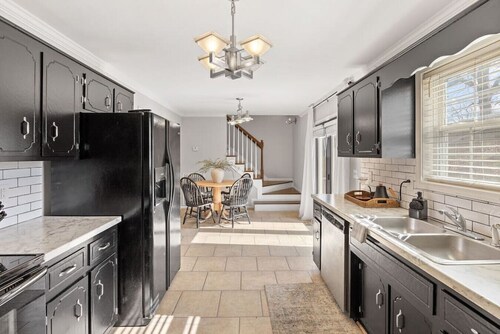 Roedeer Retreat Near Ft. Campbell & Pet Friendly