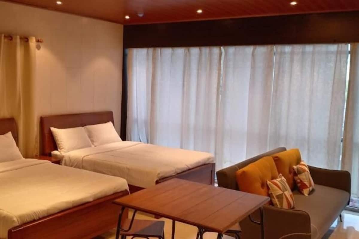 Deluxe Suite, City View | 1 bedroom, individually decorated, individually furnished, desk