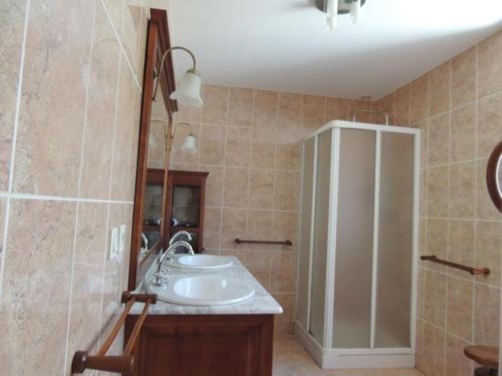 Douche, sèche-cheveux