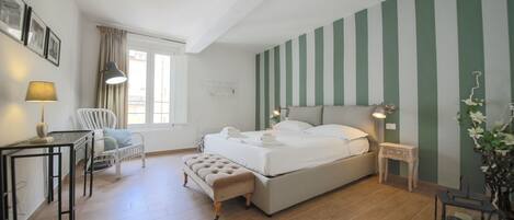 2 slaapkamers, een bureau, wifi, beddengoed