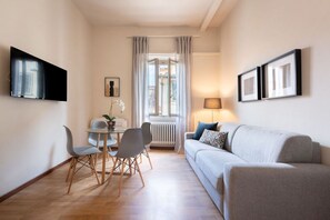TV - Apartments Florence- Alfani Suite (Florence)