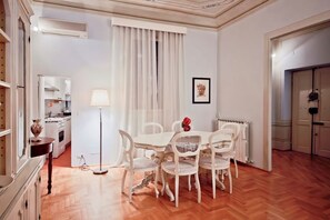 Dining - Apartments Florence- Ghibellina 96 (Florence)