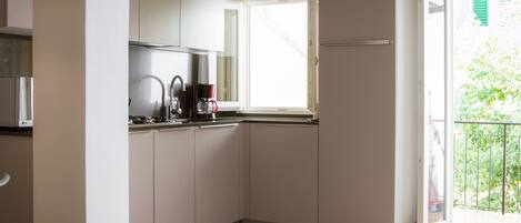 Fridge, microwave, oven, stovetop