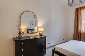 2 habitaciones, tabla de planchar con plancha y wifi 