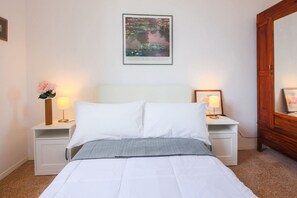 2 slaapkamers, een strijkplank/strijkijzer, wifi